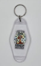 Load image into Gallery viewer, Retro Hotel Key Chain