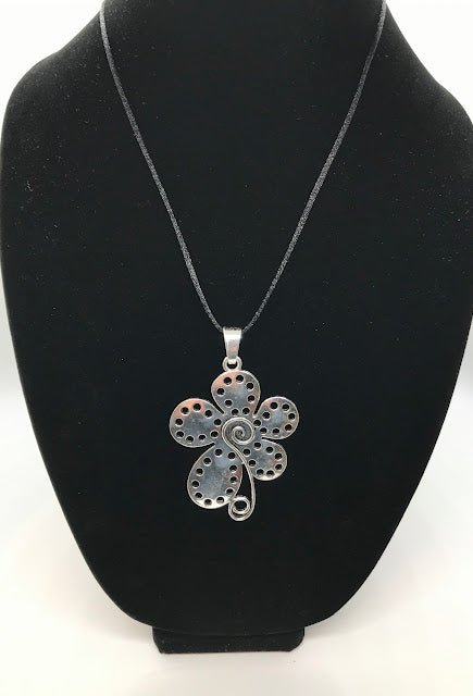 Handmade Flowerlike Dragonfly Necklace